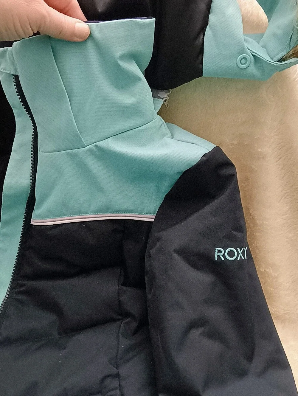Roxy Girl DryFlight Insulated Ski Snowboard Jacket Size 12 / Large Black Mint